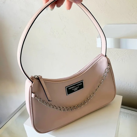 Kendall & Kylie Handbags - Kendall & Kylie Pink Shoulder Bag • Like New
